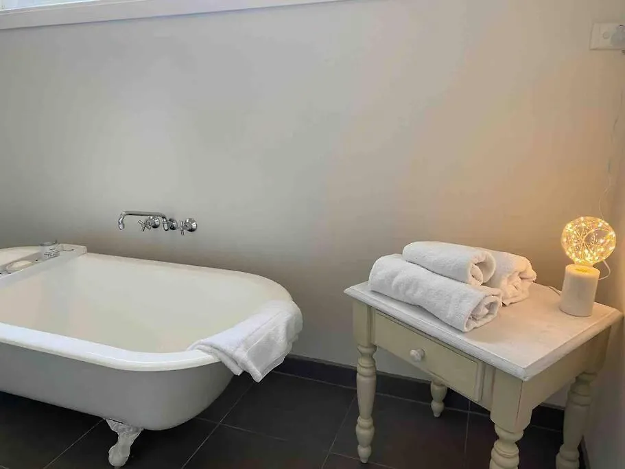 Nyaraló Writer'S Cottage, Luxurious Oasis In The Heart Of North Hobart